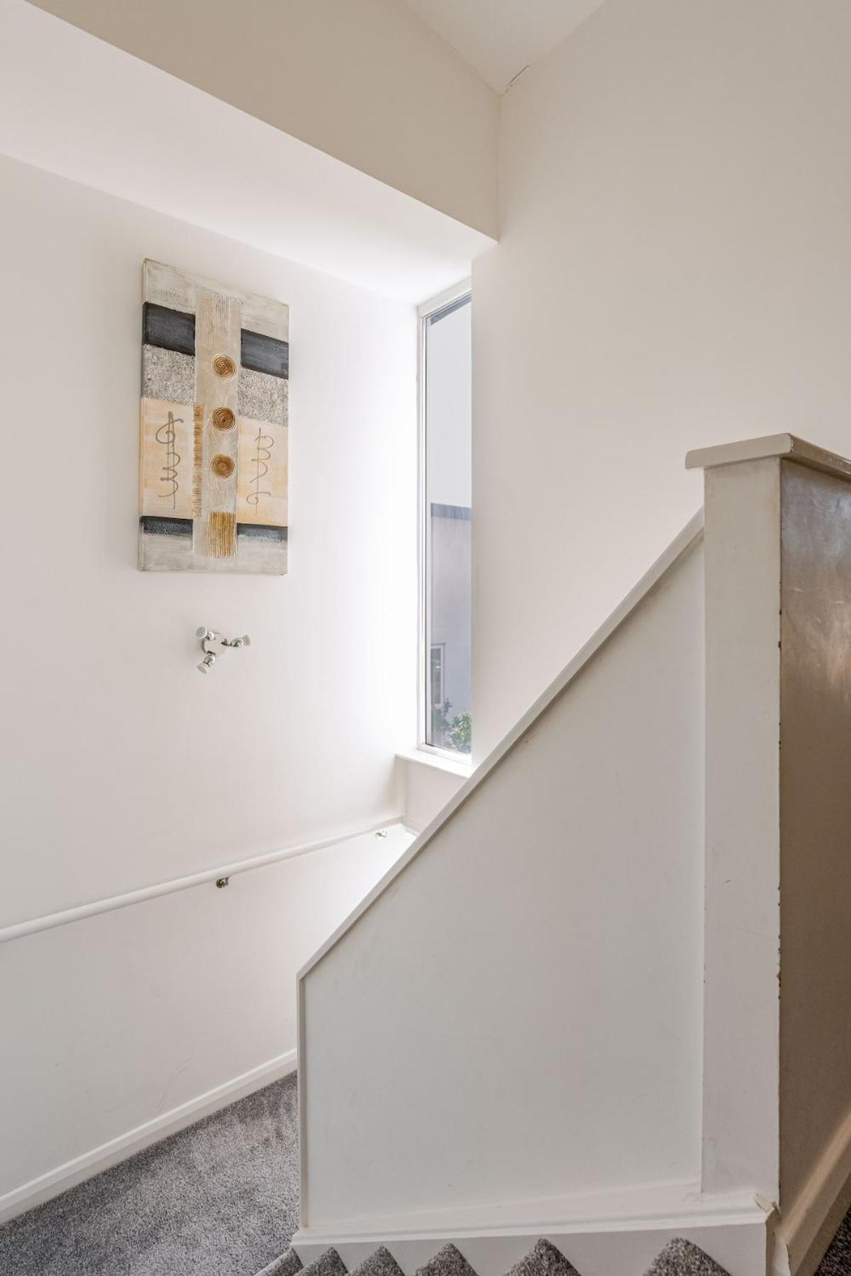 Comfortable 3-Storey House With Free Car Parking Manchester Buitenkant foto